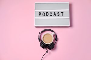 Why are sports podcasts popular among fans and analysts?